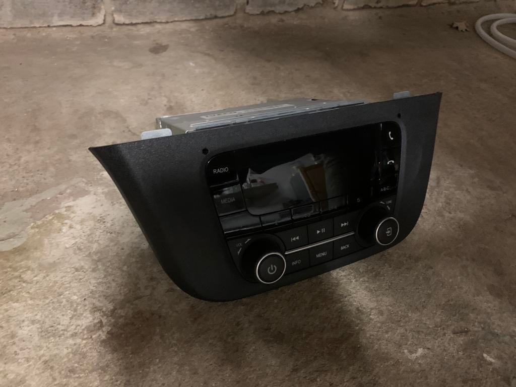 Iveco daily radio origineel dab Bluetooth en fm, Ophalen of Verzenden