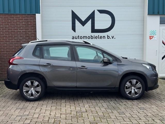 Peugeot 2008 1.2 Blue Lion - Trekhaak - Panorama dak - NAP, Voorwielaandrijving, Parkeersensor, Stof, Origineel Nederlands