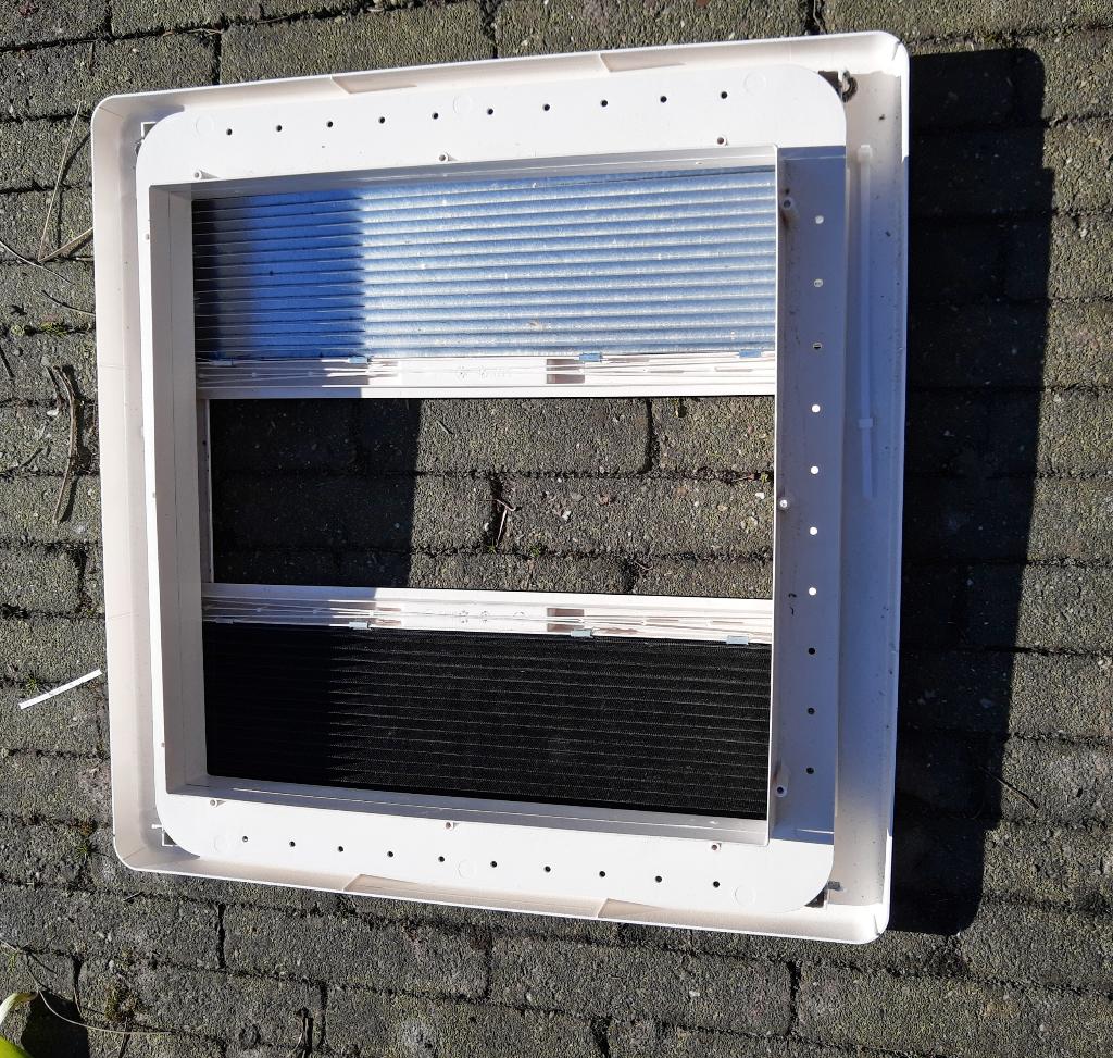 Binnenkader voor Dakluik Dometic Mini Heki style, Ophalen, Gebruikt