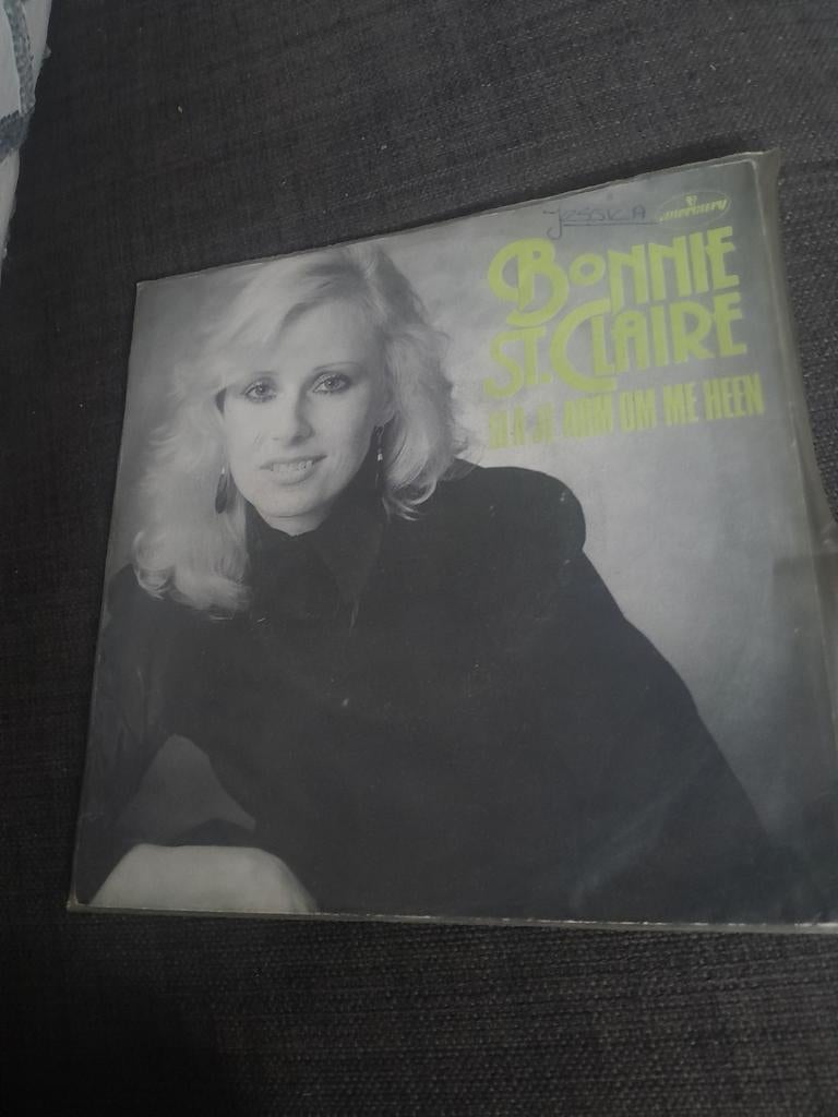 Bonnie St Claire Sla je arm om me heen, Ophalen of Verzenden, Zo goed als nieuw, Nederlandstalig