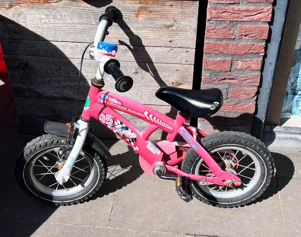Rood kinderfietsje, Fietsen en Brommers, Ophalen, Gebruikt, Minder dan 16 inch