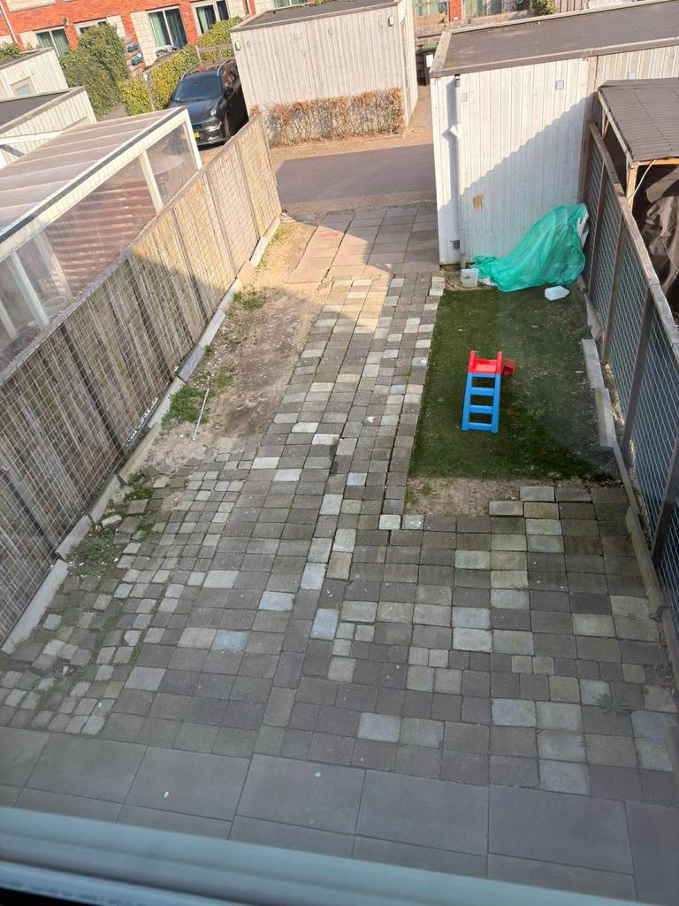 Gezocht: Ervaren stratenmaker / hovenier voor tuinrenovatie, Ophalen, Zo goed als nieuw, Hout