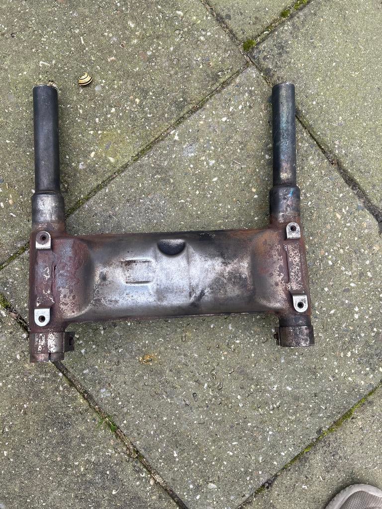 Tussenpot Moto Guzzi - Redelijke staat, laswerk nodig, Ophalen of Verzenden, Gebruikt