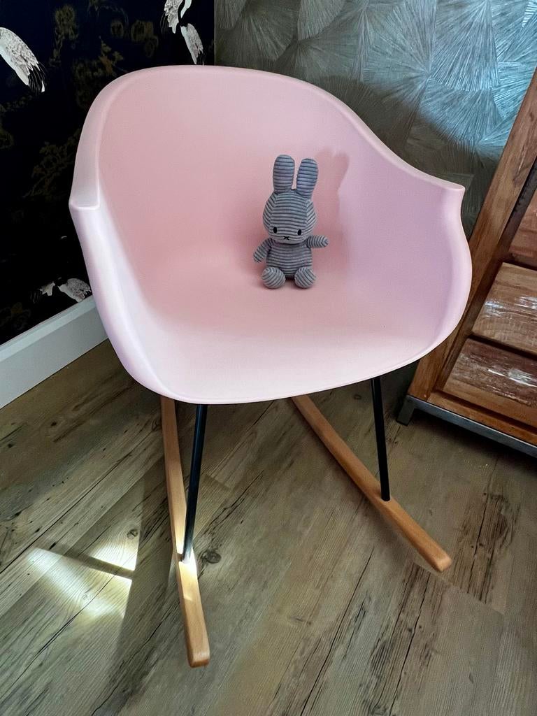 Beliani Harmony Schommelstoel Roze, Huis en Inrichting, Stoelen, Ophalen, Kunststof, Overige kleuren, Zo goed als nieuw