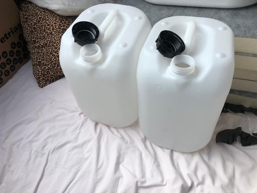 Water jerrycans., Ophalen of Verzenden, Zo goed als nieuw