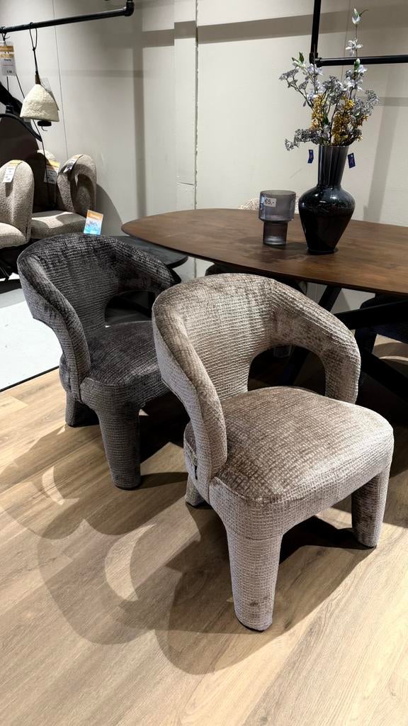 Showroom Eetkamerstoelen Vieve, Ophalen, Zo goed als nieuw, Overige kleuren, Vijf, Zes of meer stoelen
