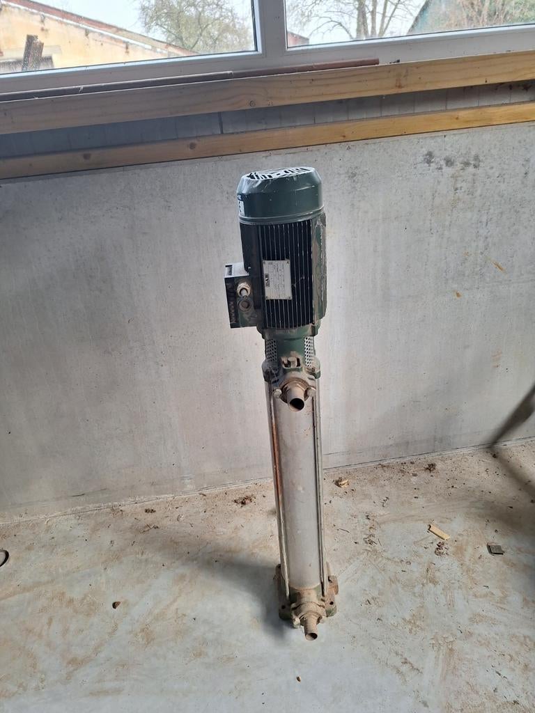 Water pomp  € 60.00, Ophalen of Verzenden, Dompelpomp