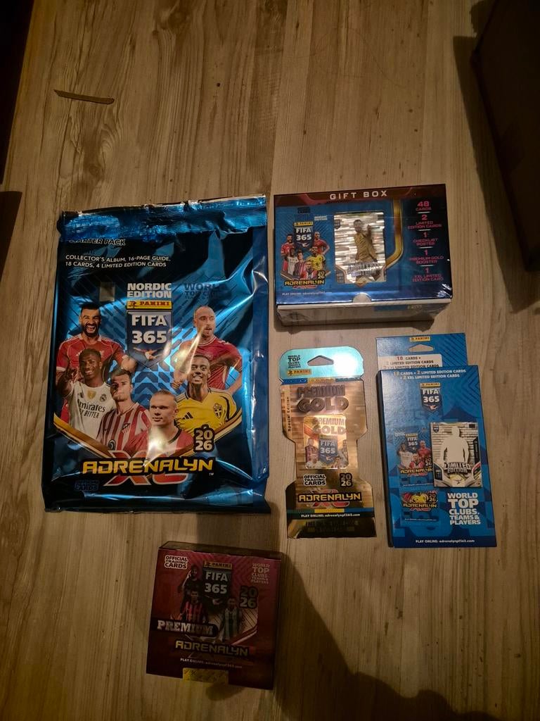 Panini Adrenalyn FIFA 365 2026, Verzenden, Zo goed als nieuw, Meerdere plaatjes