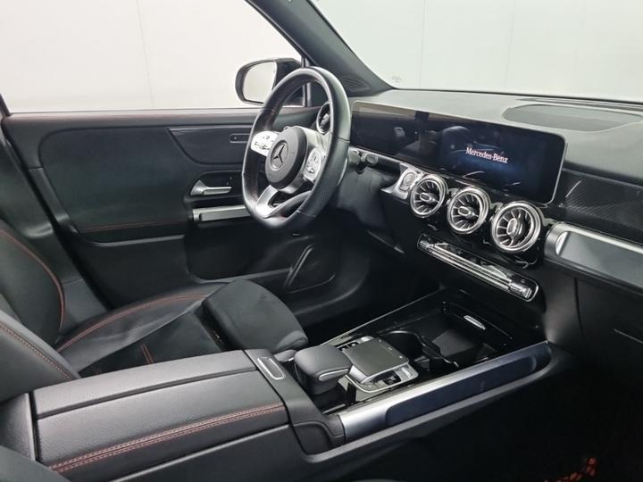 Mercedes-Benz GLB 200 Business Solution AMG 7p. | Panoramada, Stof, 4 cilinders, 7 stoelen, 163 pk