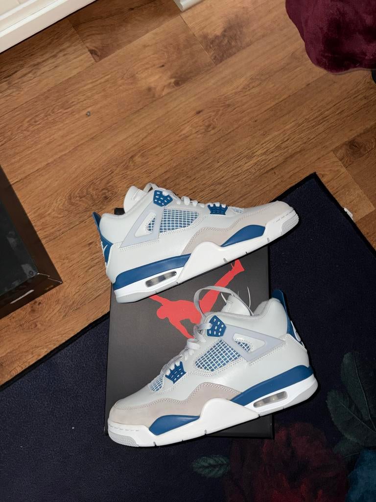 Air Jordan 4 Military Blue - Maat 42,5, Ophalen of Verzenden, Zo goed als nieuw, Blauw, Sneakers of Gympen