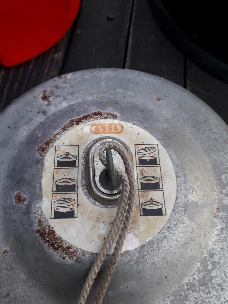 ASSA camper of boot kluis / safe, Ophalen of Verzenden, Gebruikt, Brandkast