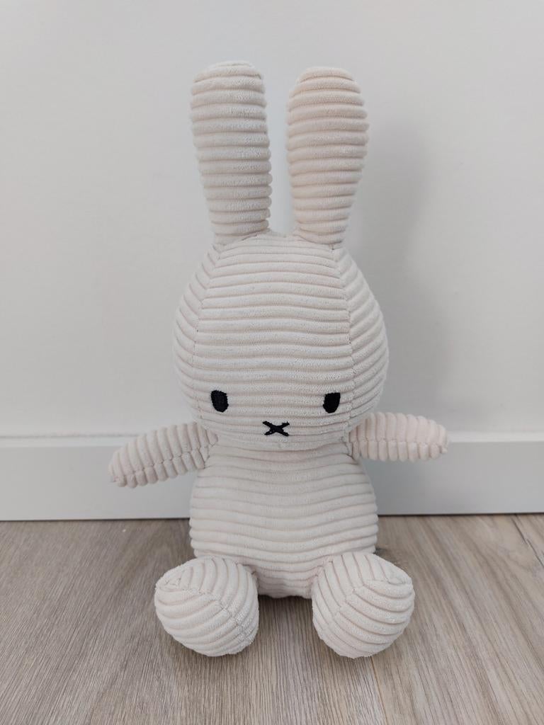 Knuffel Nijntje miffy corduroy rib offwhite konijn L1424, Ophalen of Verzenden, Zo goed als nieuw, Konijn
