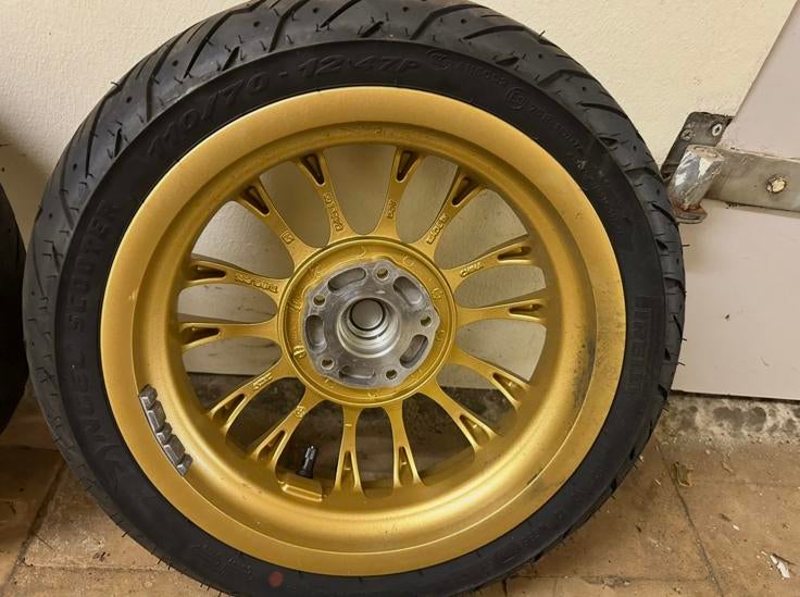 Vespa sprint velgen ook passend onder 125/180 blokken, Ophalen of Verzenden, Zo goed als nieuw, Overige typen, Vespa