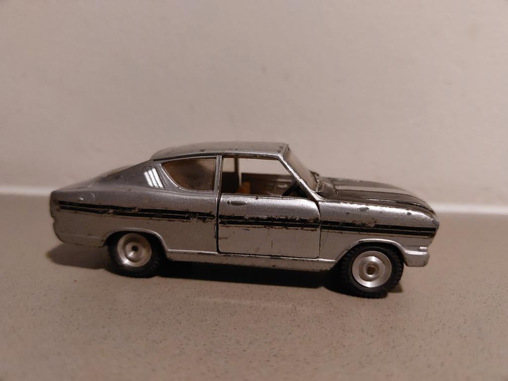 Gama Opel Kadett B Coupé Rallye – schaal 1:43 – vintage mode, Ophalen of Verzenden, Gebruikt, Auto, Overige merken
