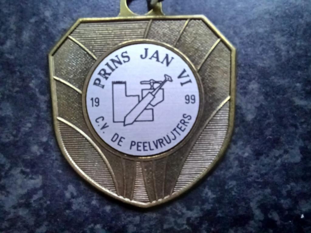 Carnavals medaille CV De Peelvrujters 1999, Postzegels en Munten, Ophalen, Overige materialen, Nederland