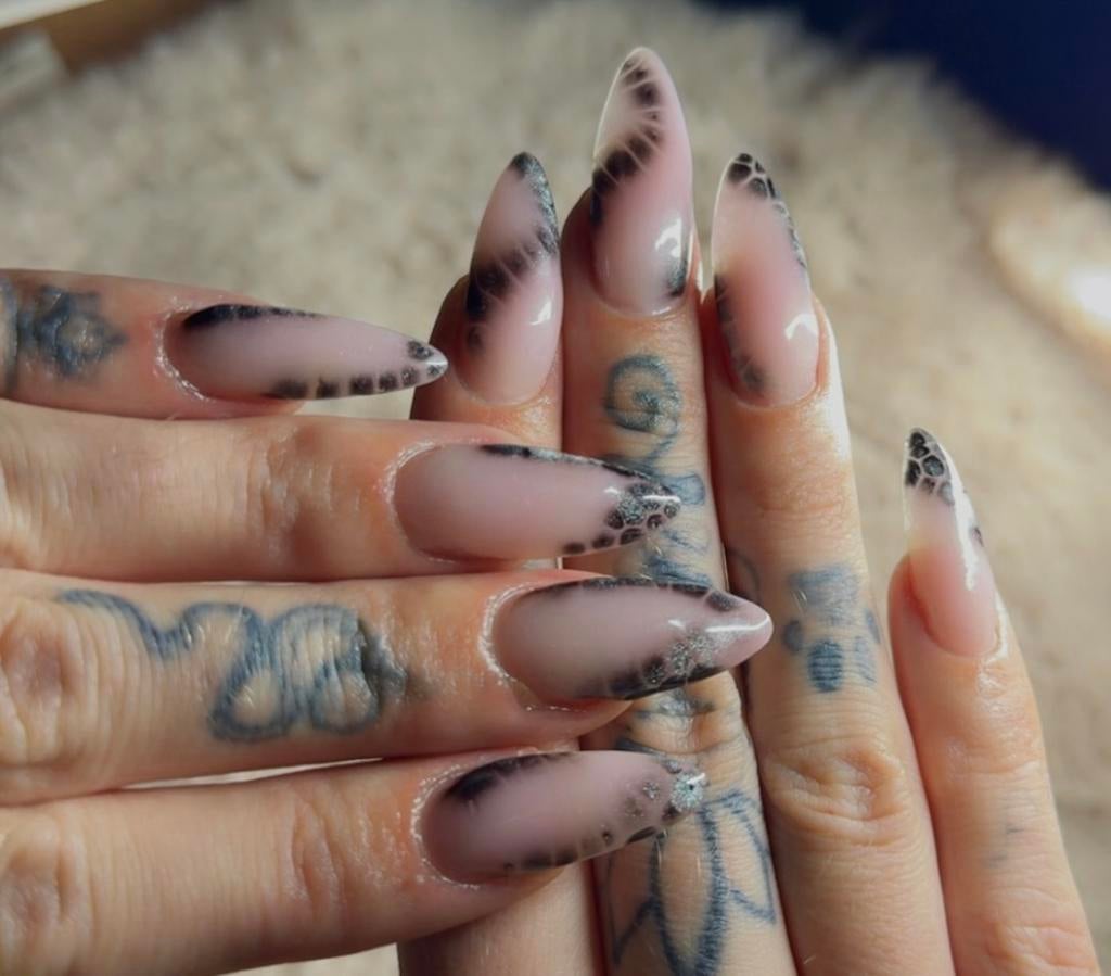 Nagel ede, Ophalen, Nieuw, Gehele gezicht