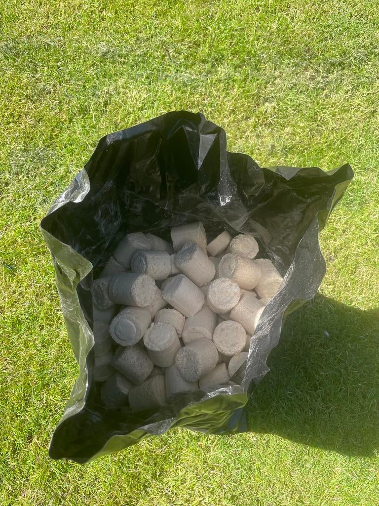 Openhaardhout haardhout brandhout houtbriketten briketten, Tuin en Terras, Haardhout, Minder dan 3 m³, Ophalen