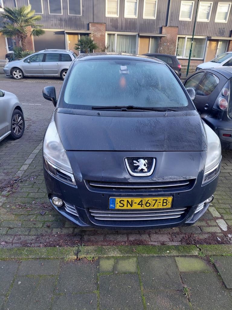 7 persoons auto voor de handige klusser, Ophalen, Blauw, Handgeschakeld, Benzine