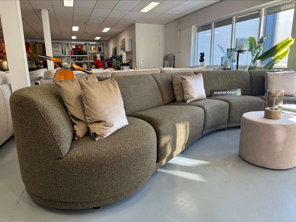 Luxe Ovale Loungebank Clyde + Draaifauteuil NIEUW - Uniek, Info@oosterbaanwonen.nl, Venus 31 8448CE Heerenveen, Hoekbank, Oosterbaan Wonen