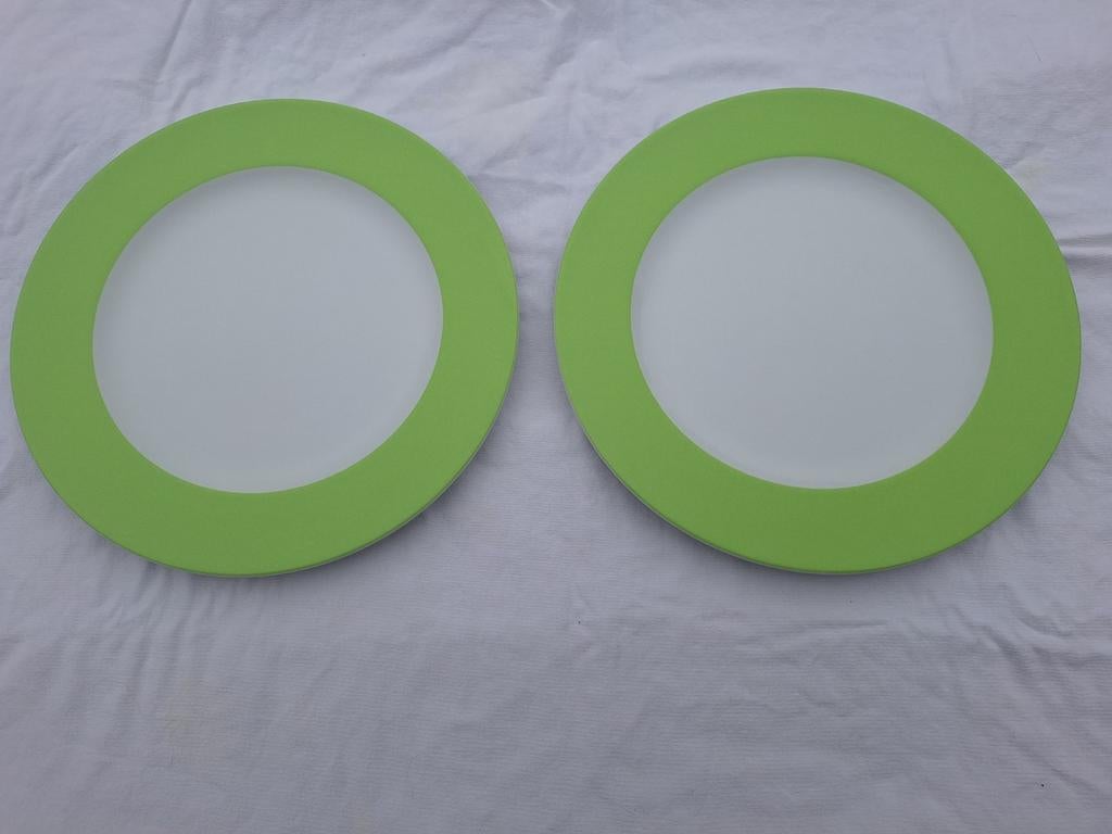 Dibbern 2 grote dinerborden meigroen, Ophalen of Verzenden