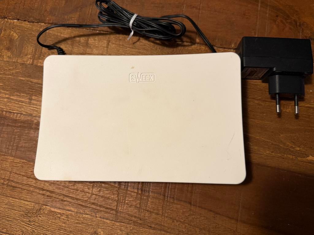 Sweex SW129 – 8-Poorts Gigabit Switch (1000 Mbps), Computers en Software, Netwerk switches, Ophalen of Verzenden, Zo goed als nieuw