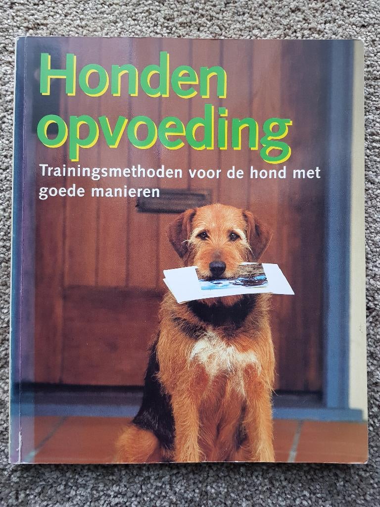 Boek : Hondenopvoeding - Trainingsmethoden voor de hond -, Boeken, Ophalen of Verzenden, Gelezen, Honden, Matthew Hoffman