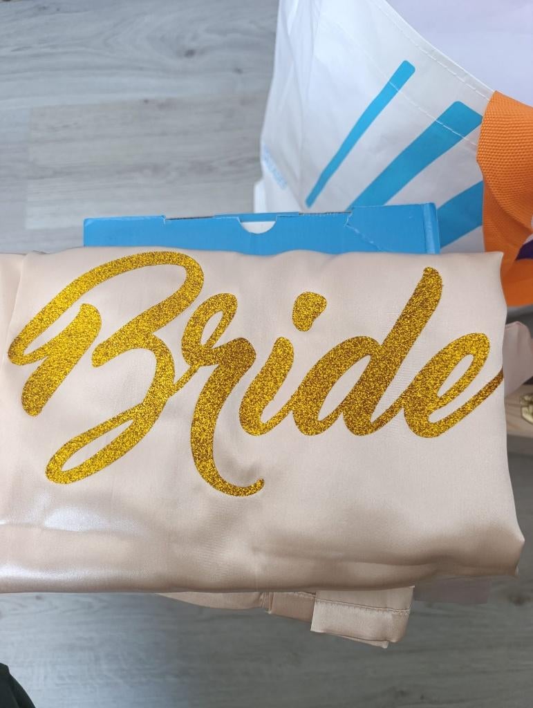 Nieuwe satijnen bride kimono roze, Ophalen of Verzenden, Nieuw, Roze, Accessoires