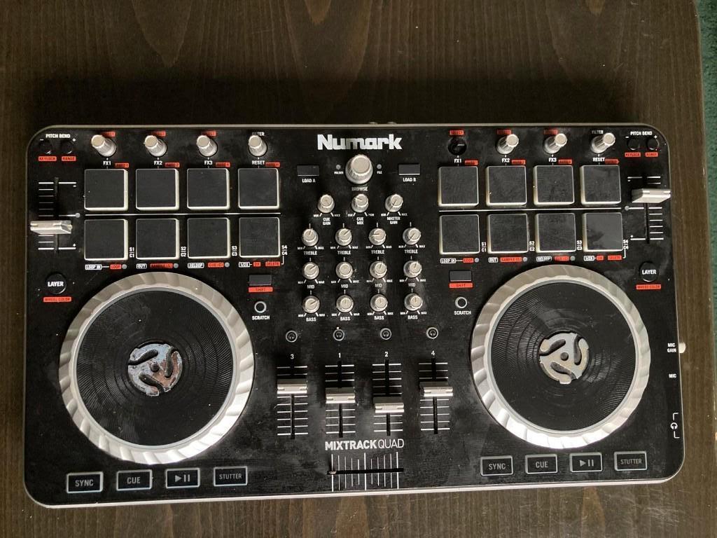Numark mixtrack quad, Muziek en Instrumenten, Dj-sets en Draaitafels, Ophalen of Verzenden, Gebruikt, Draaitafel, Numark