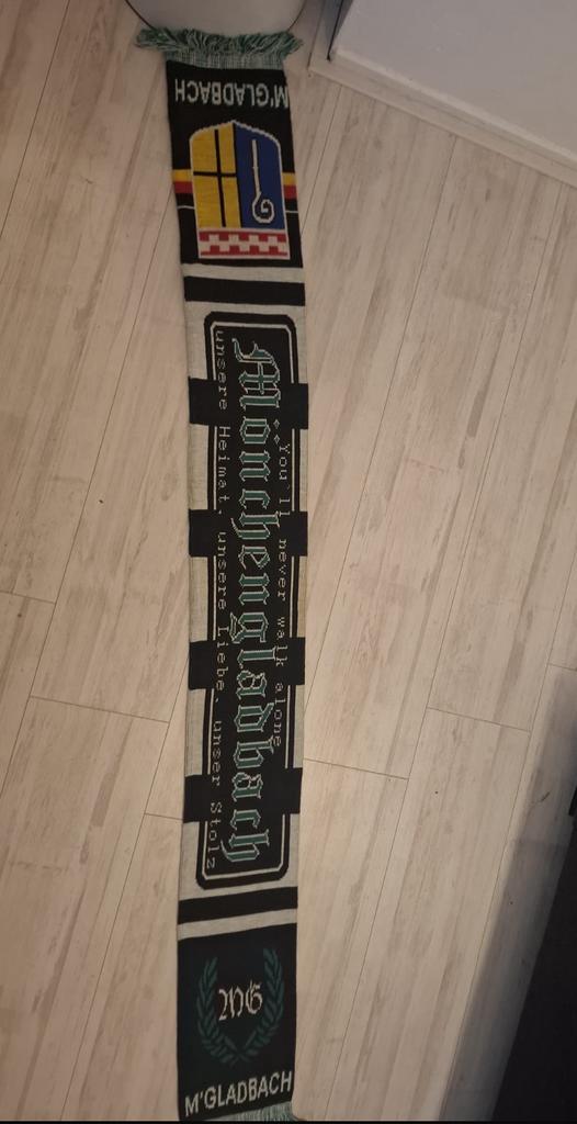 Mönchengladbach sjaal, Verzamelen, Sportartikelen en Voetbal, Ophalen of Verzenden, Zo goed als nieuw, Buitenlandse clubs, Vaantje of Sjaal