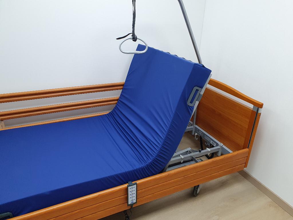 Hoog-laag bed - seniorenbed - ziekenhuisbed - Stiegelmeijer, Verzenden, Zo goed als nieuw, Info@thuiszorgbedvoordeel.nl, De Grift 1