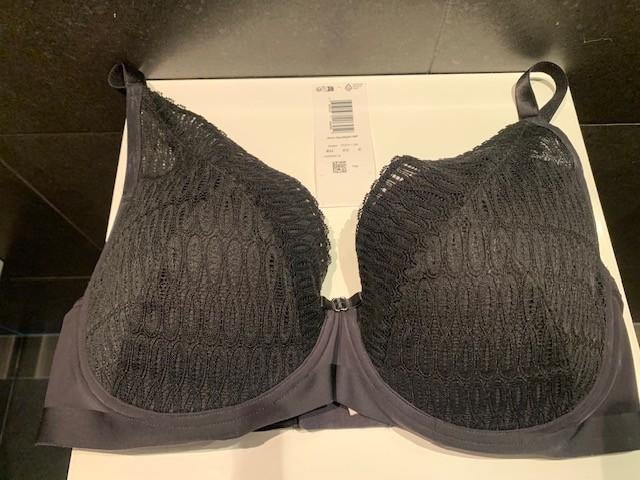 Triumph aura spotlight wp bh met beugels zwart maat 85E, Triumph, Ophalen of Verzenden, Zwart, BH