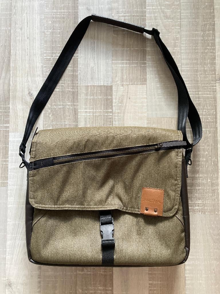 Luiertas Mutsy evo industrial Olive green Zgan, Ophalen of Verzenden, Zo goed als nieuw, Schoudertas