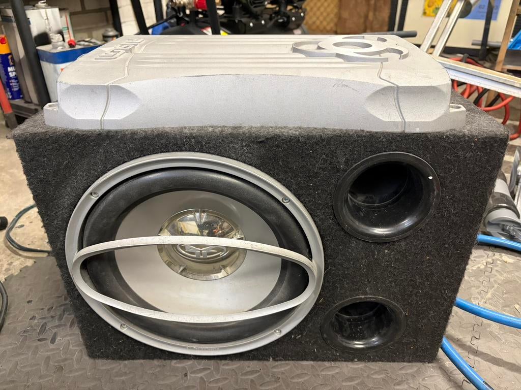 Fusion subwoofer+versterker 1600 watt compleet!, Ophalen, Zo goed als nieuw