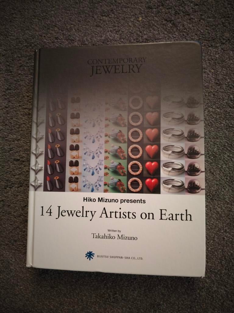 Contemporary Jewelry: 14 Jewelry Artists on Earth, Ophalen of Verzenden, Zo goed als nieuw, Mizuno