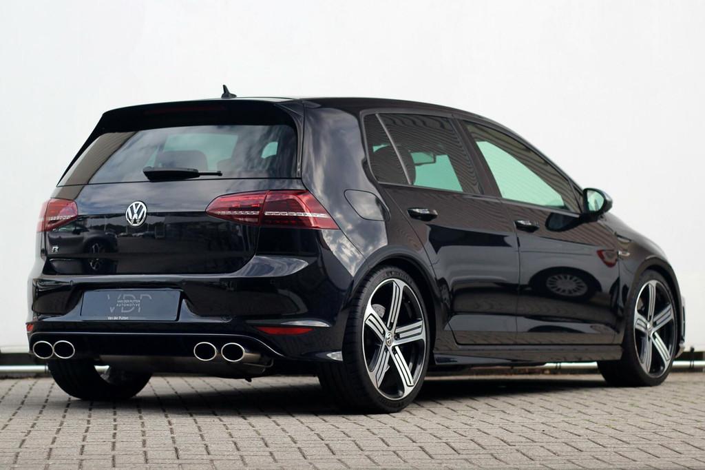 Volkswagen Golf 2.0 R 4Motion |Milltek|Carplay | Leder| ACC, Automaat, 1984 cc, Zwart, Bedrijf