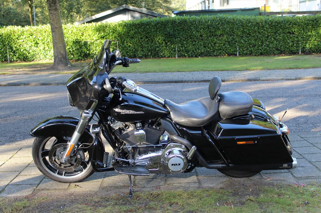 Harley-Davidson Street Glide FLHX - foto 3