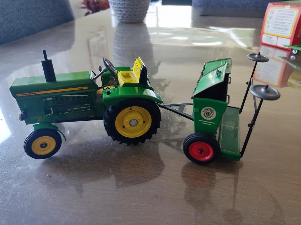 1 : 25 Kovap John Deere 3120 tractor met zaaimachine, Ophalen of Verzenden, 1:32 tot 1:50, Overige merken