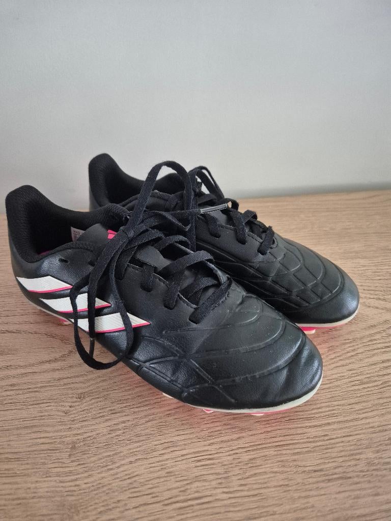 Adidas Copa Pure.4 (Maat 34) + Nike Sokken, Kinderen en Baby's, Kinderkleding | Schoenen en Sokken, Ophalen of Verzenden, Zo goed als nieuw