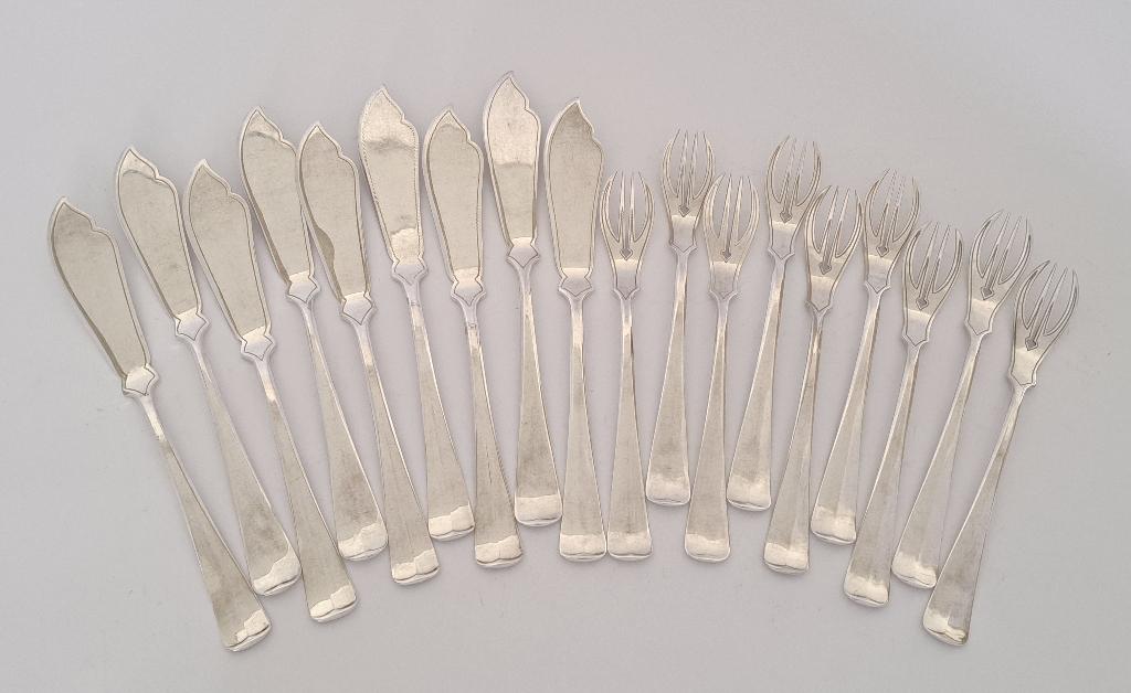 Verzilverd visbestek motief Haags Lofje 9-persoons, Huis en Inrichting, Keuken | Bestek, Ophalen of Verzenden, Gebruikt, Overige materialen