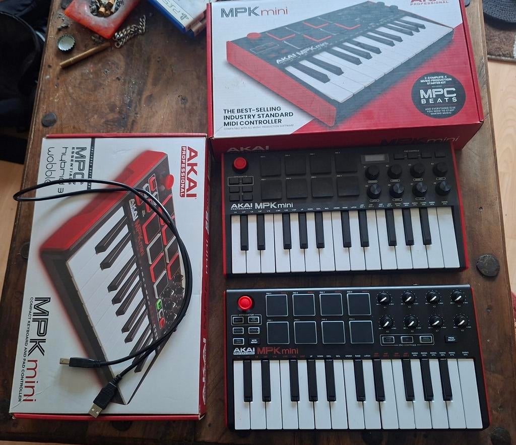 Twee Akai MPK mini MIDI controllers, Muziek en Instrumenten, Ophalen of Verzenden