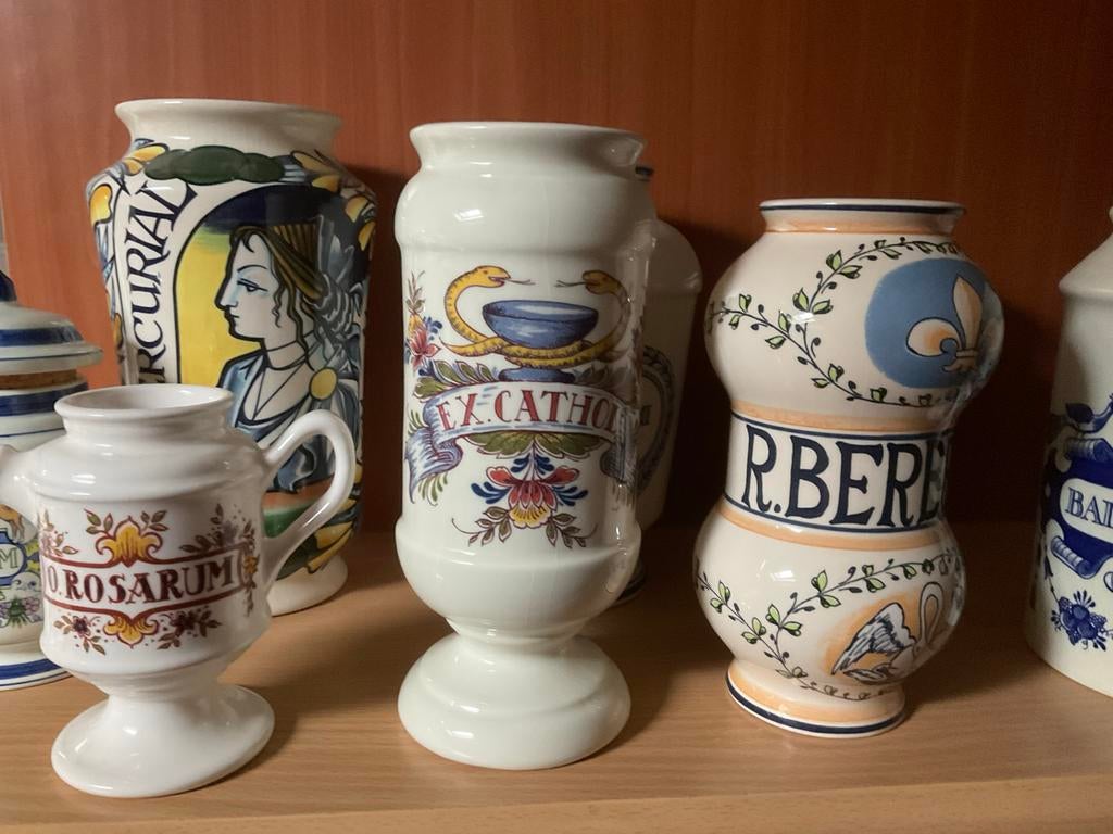 Antieke vaas met afbeelding van vrouw en tekst, Ophalen