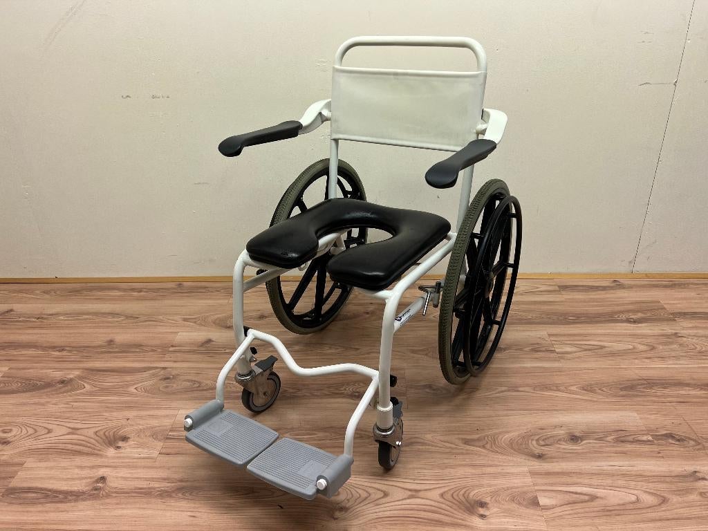 Po stoel douchestoel in 1 met grote wielen zelfrijdend, Ophalen, Zo goed als nieuw
