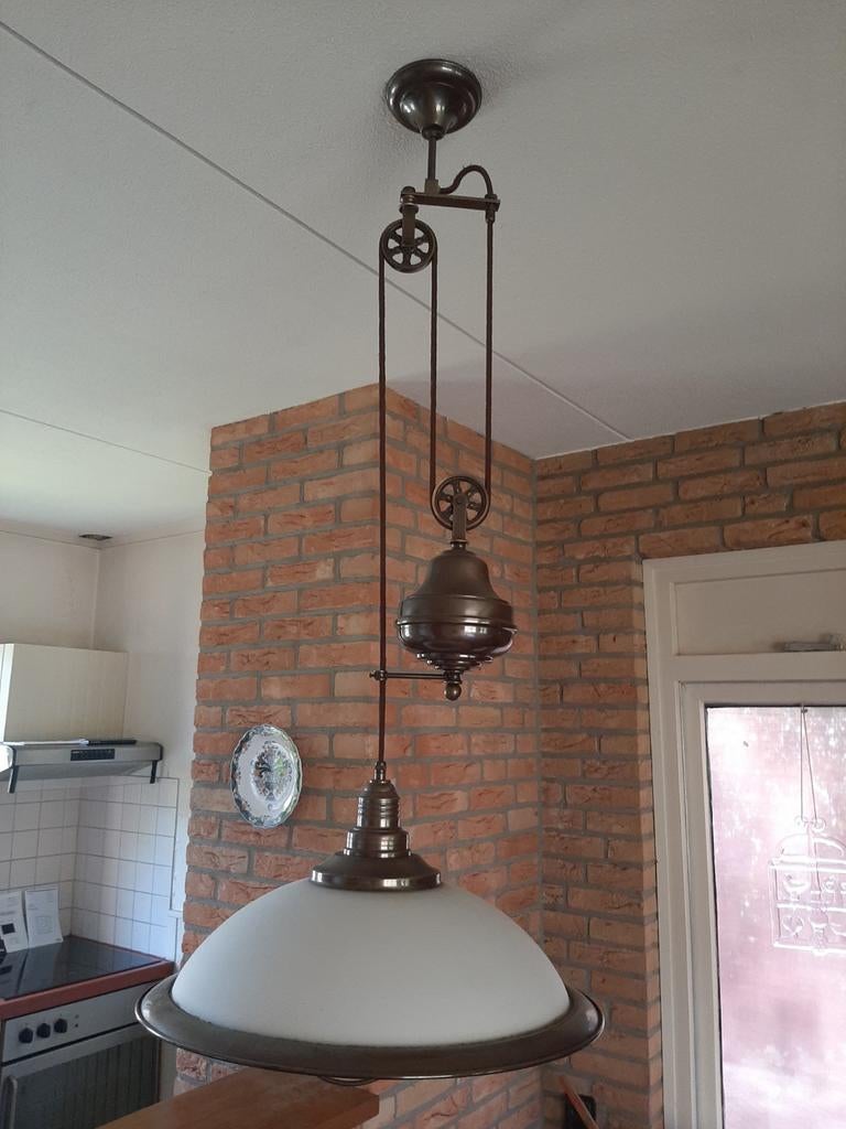 Vintage katrol hanglamp brons en glas, Huis en Inrichting, Lampen | Hanglampen, Ophalen, Zo goed als nieuw, Glas, 75 cm of meer