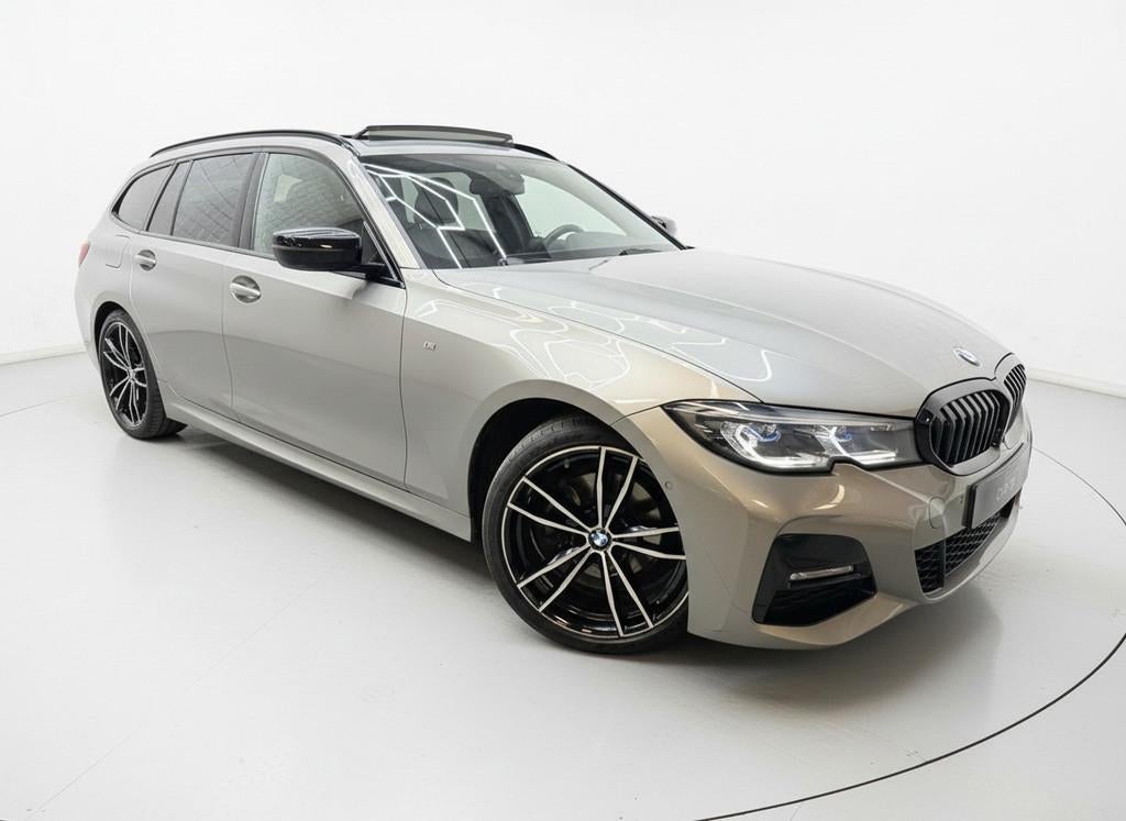 BMW 3-serie Touring 320i M PAKKET LIVE COCKPIT PANO CAMERA, Auto's, BMW, Automaat, 1998 cc, Achterwielaandrijving, Gebruikt