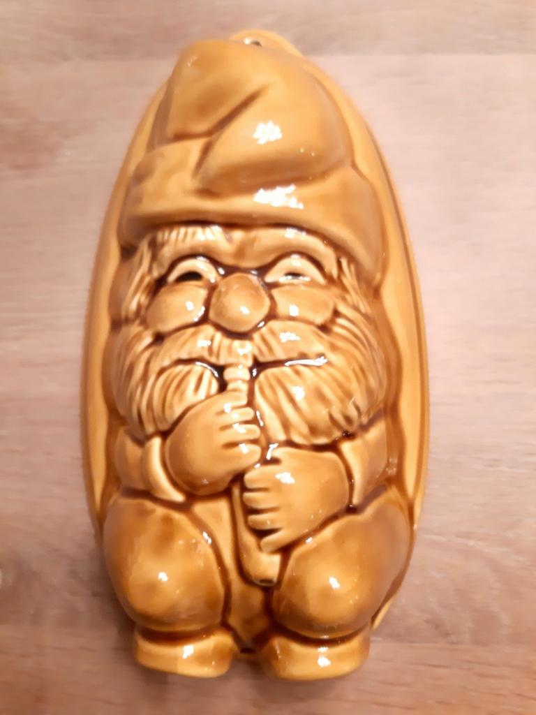 Puddingvorm okergeel kabouter, Ophalen of Verzenden, Keramiek, Overige stijlen, Schaal of Schalen