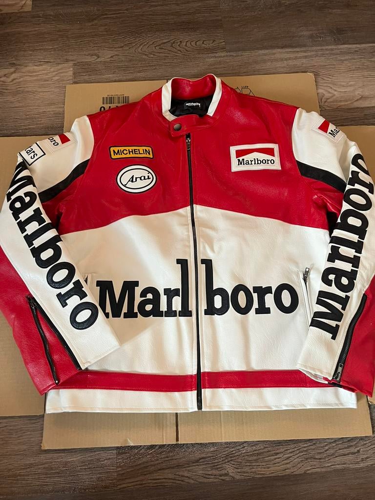 Marlboro Racing jas (maat M) – leder look vintage, Ophalen of Verzenden, Zo goed als nieuw, Maat 38/40 (M), Rood