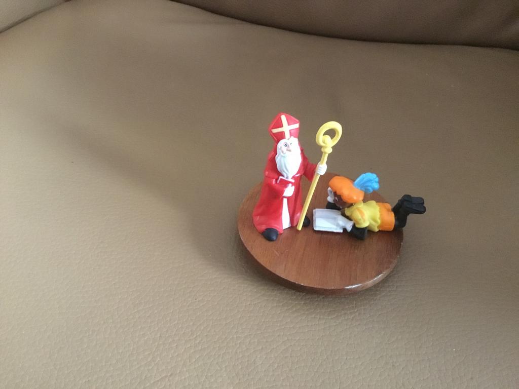 Sinterklaas en liggende zwarte piet ( ophalen), Ophalen, Zo goed als nieuw