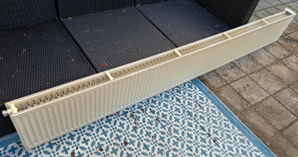 Radiator 300x40cm, Ophalen, 30 tot 80 cm, Radiator, 150 cm of meer