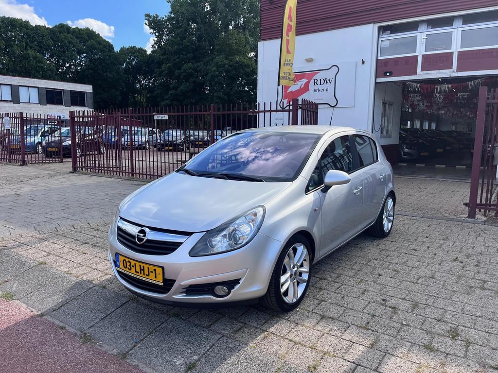 Opel Corsa 1.4 16V 5D Cosmo, Euro 5, Gebruikt, 1398 cc, 4 cilinders