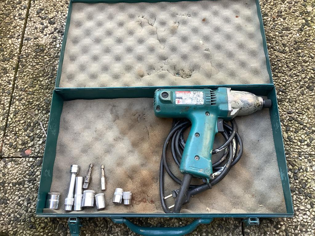 Makita 6950, Ophalen of Verzenden, Gebruikt, Minder dan 400 watt